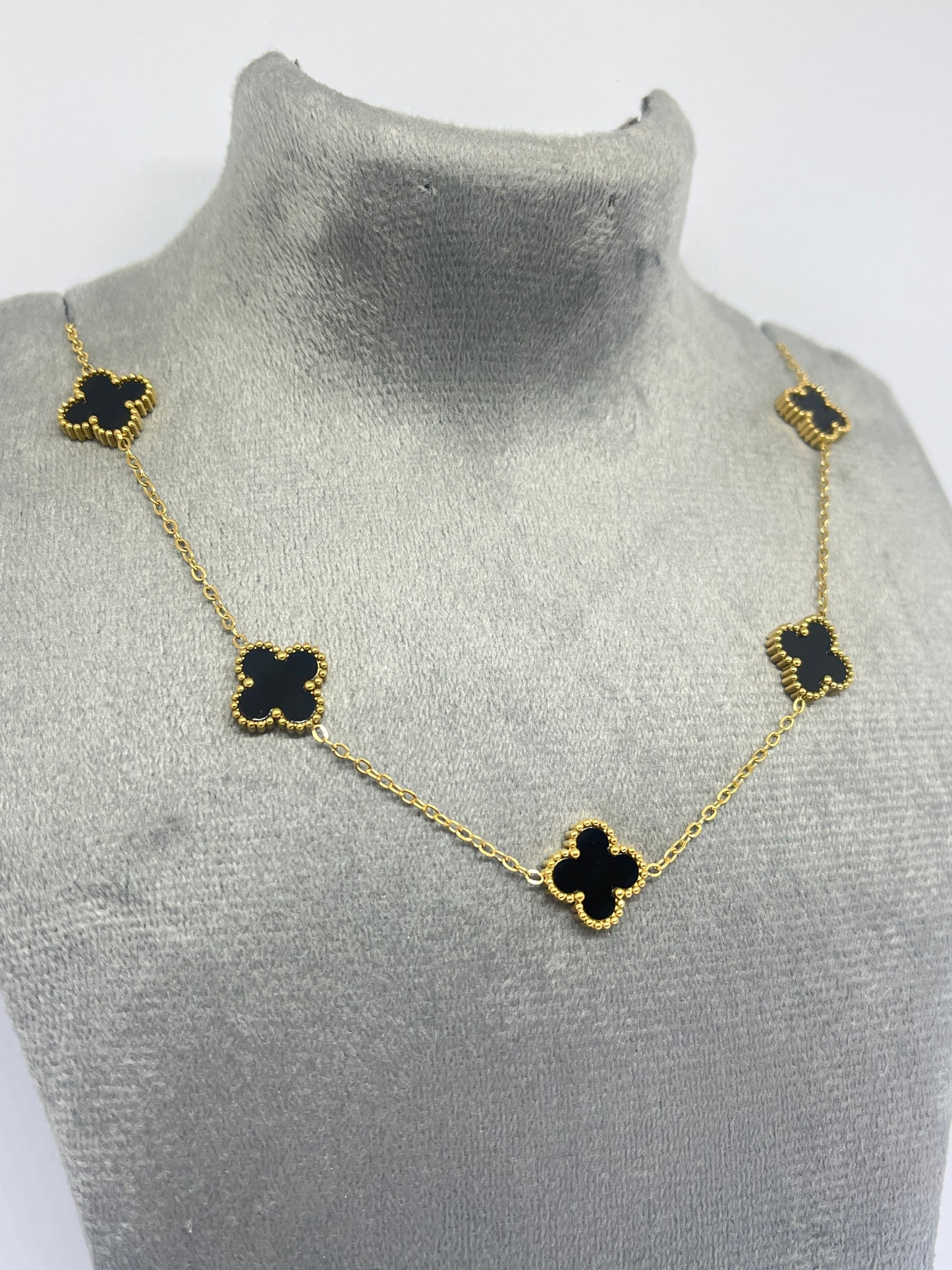5 Clover Necklace - Black