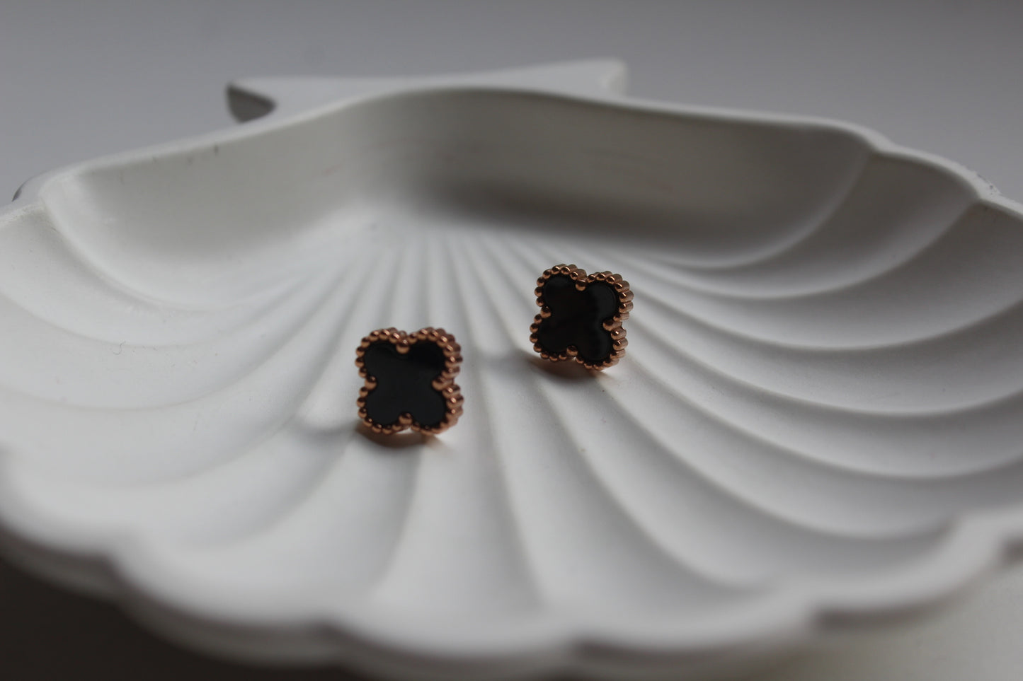 Clover Earrings - Black
