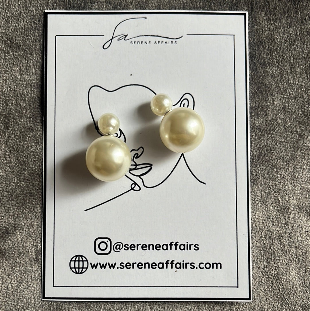 Pearl studs